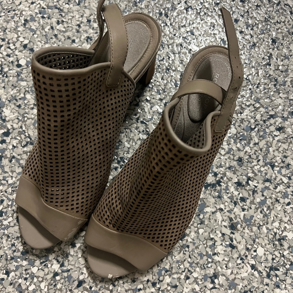 Women's Tan Peep-Toe Heeled Sandals